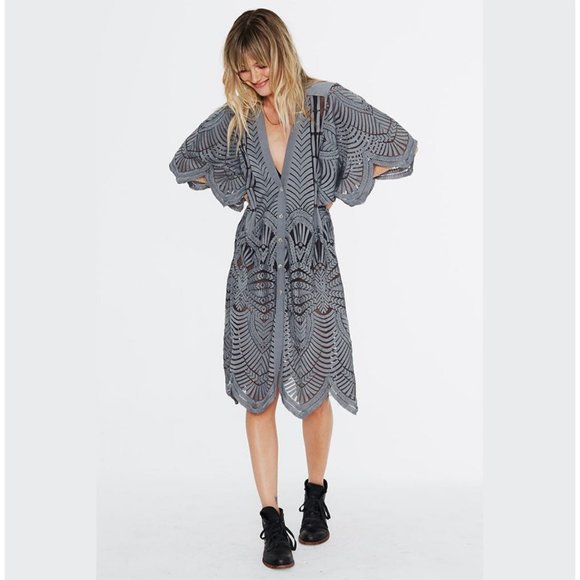 Jen's Pirate Booty Cypress Art Deco Lace Kimono - Picture 3 of 16